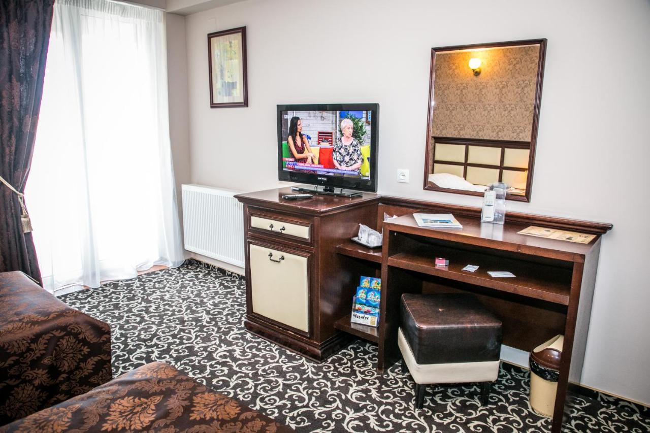 Hotel Megalos コンスタンツァ エクステリア 写真