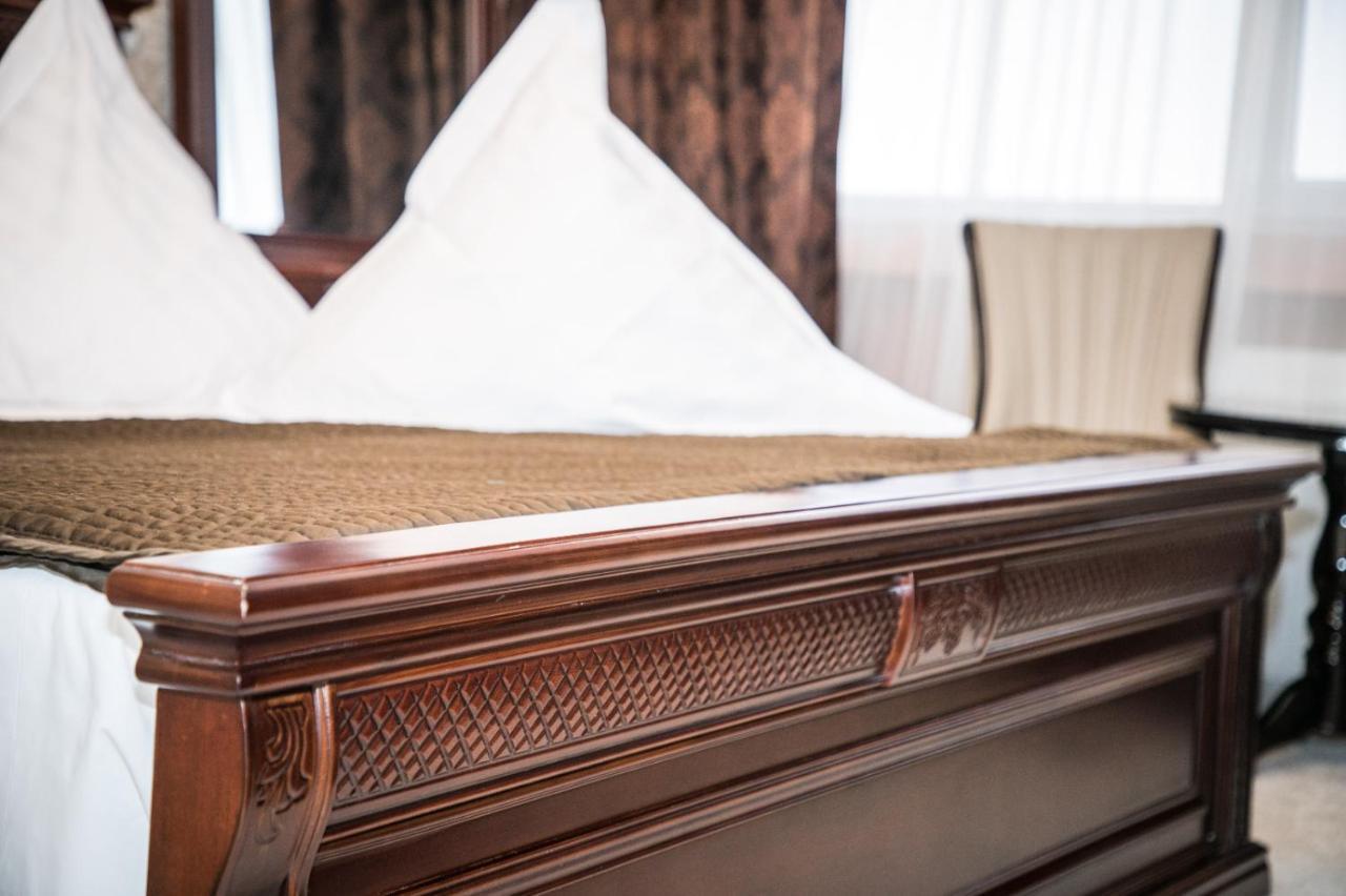 Hotel Megalos コンスタンツァ エクステリア 写真