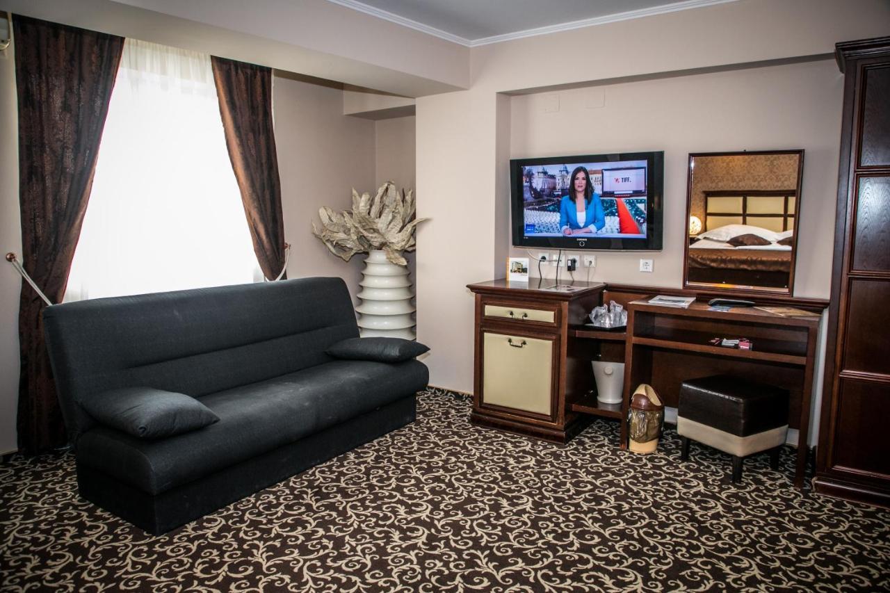 Hotel Megalos コンスタンツァ エクステリア 写真