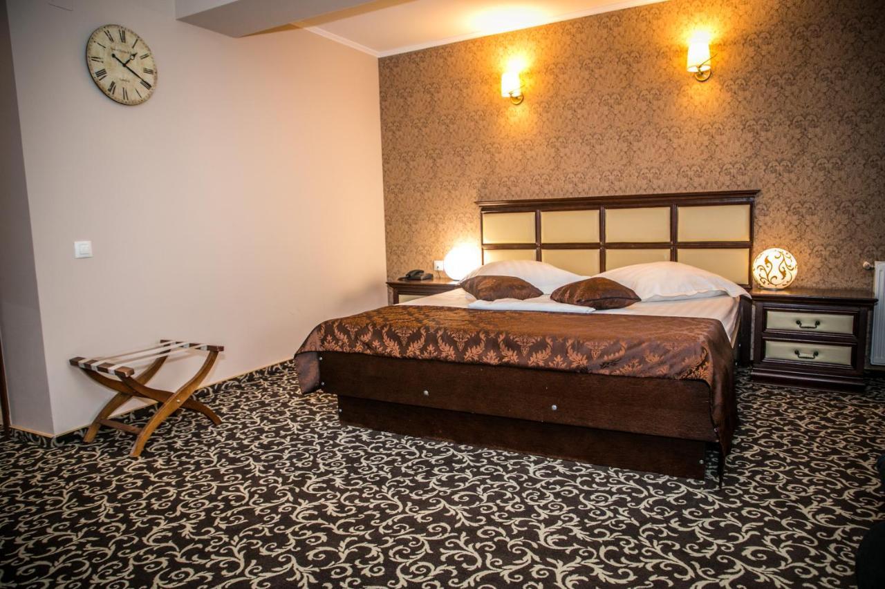 Hotel Megalos コンスタンツァ エクステリア 写真