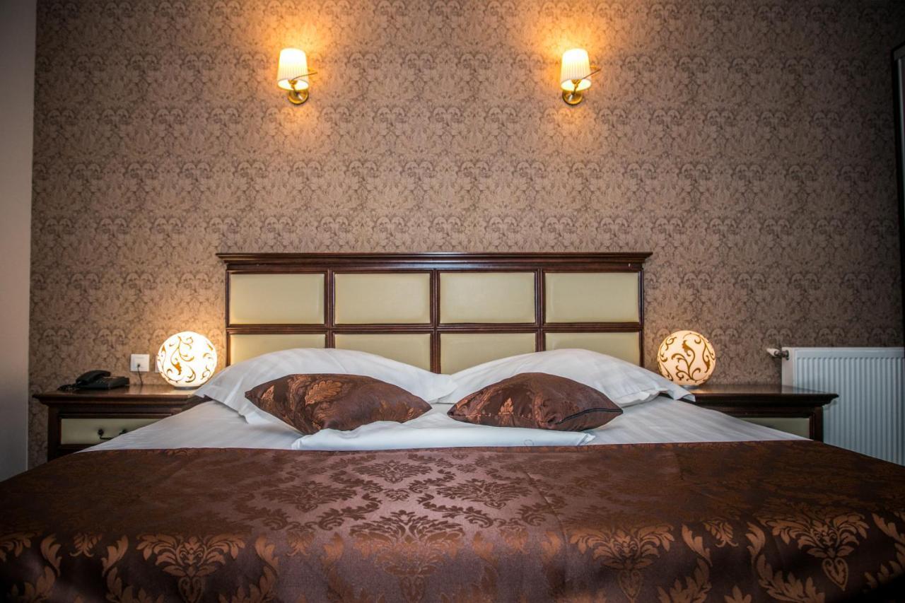 Hotel Megalos コンスタンツァ エクステリア 写真